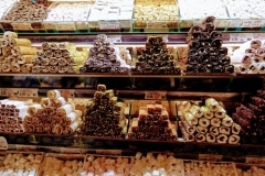 6.como-dar-la-vuelta-al-mundo-estambul-mercado2-1024x768
