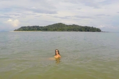 Como-dar-la-vuelta-al-mundo-koh-kluang-al-fondo