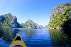 como-dar-la-vuelta-al-mundo-lan-ha-bay-paisaje-kayak