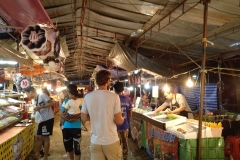 Como-dar-la-vuelta-al-mundo-mercado-koh-lanta