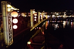 como-dar-la-vuelta-al-mundo-noche-hoian