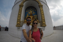Como-dar-la-vuelta-al-mundo-pagoda-pokhara