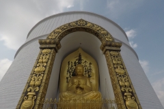 Como-dar-la-vuelta-al-mundo-buda-pagoda-pokhara