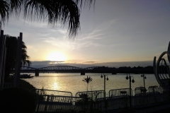 como-dar-la-vuelta-al-mundo-hue-atardecer