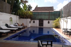 Como-dar-la-vuelta-al-mundo-piscina-siem-reap