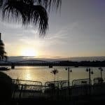 como-dar-la-vuelta-al-mundo-hue-atardecer