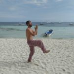 como-dar-la-vuelta-al-mundo-bohol-alona-meditando-min